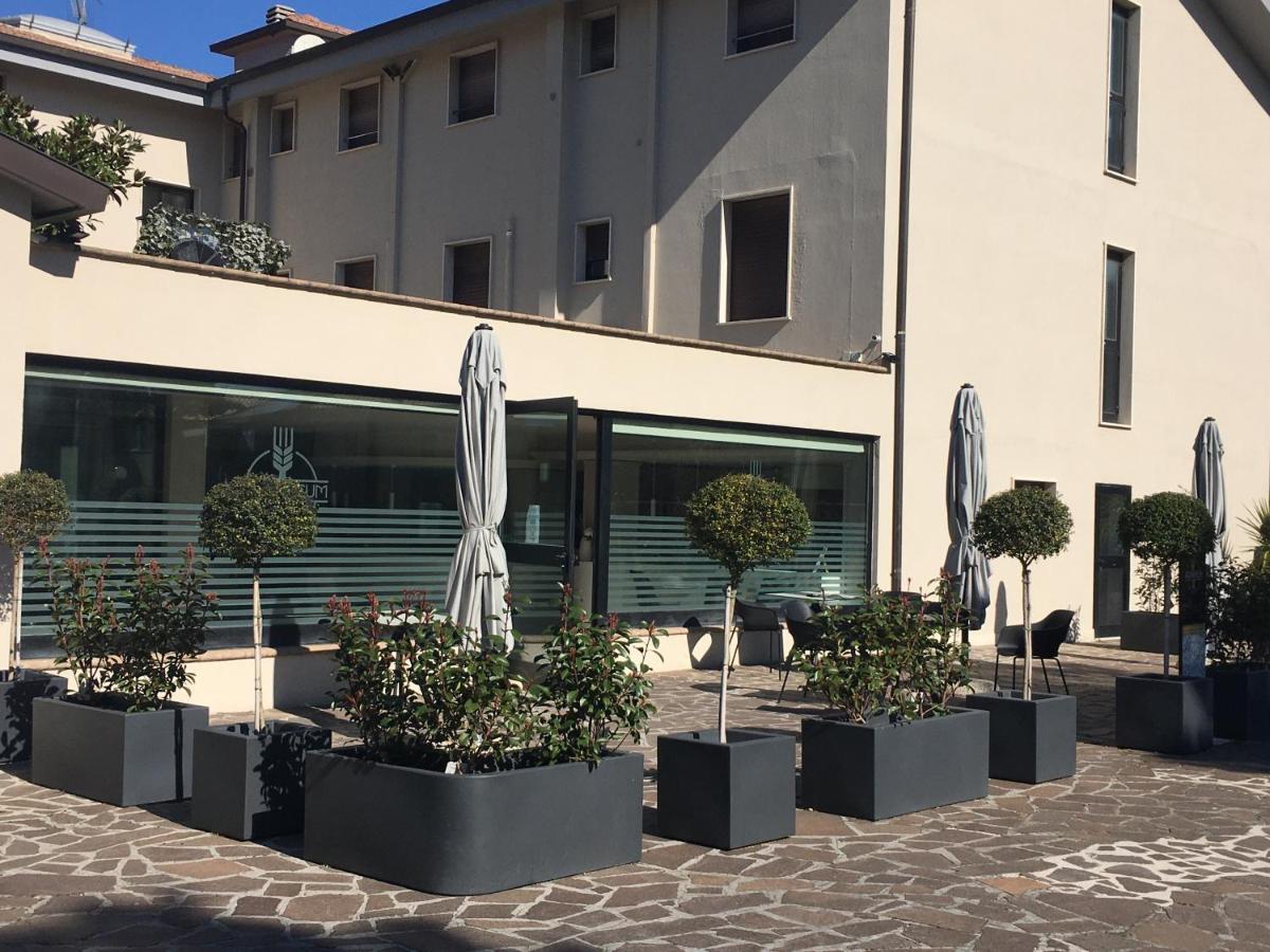 Le Grazie Hotel Assisi Bagian luar foto