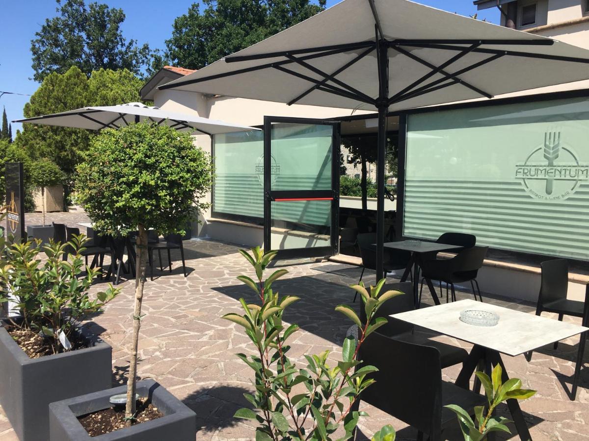 Le Grazie Hotel Assisi Bagian luar foto