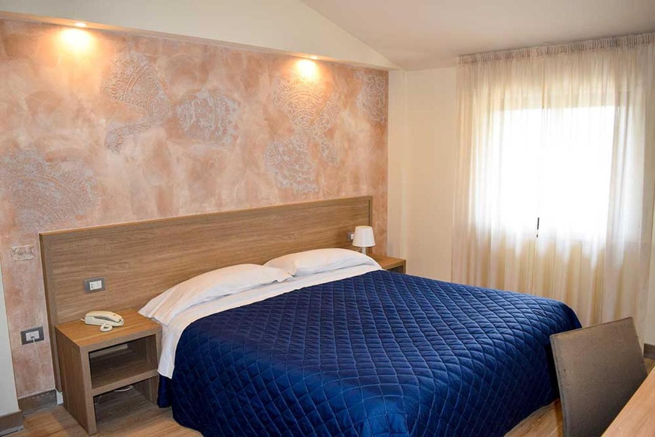 Le Grazie Hotel Assisi Bagian luar foto