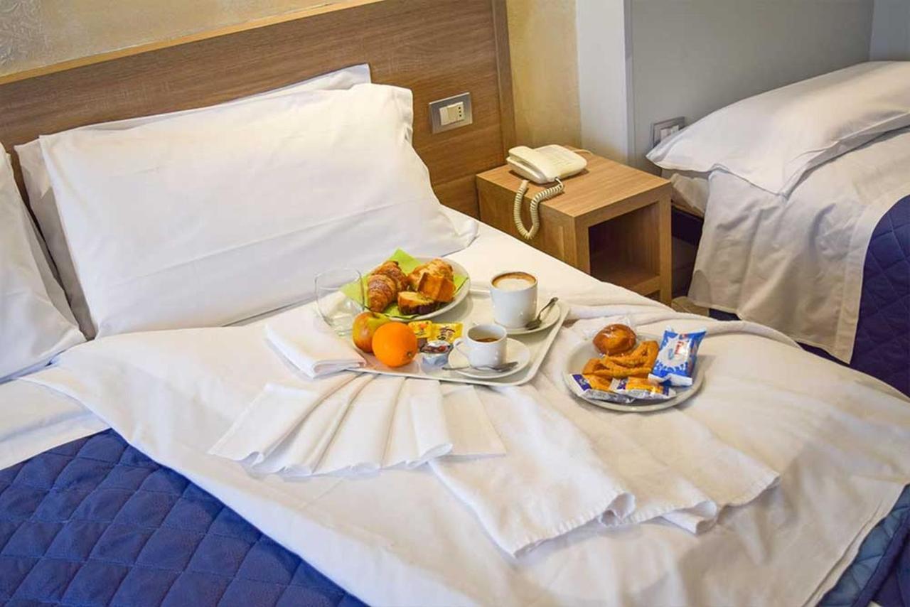 Le Grazie Hotel Assisi Bagian luar foto
